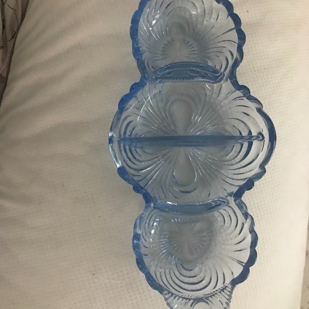 VINTAGE Light blue dish